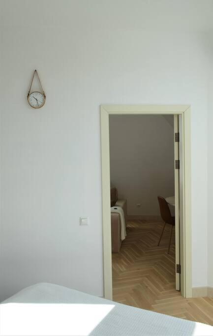 Luxury Apartment With A Balcony And View In Riga Old Town ภายนอก รูปภาพ