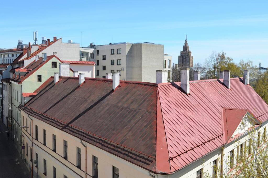 Luxury Apartment With A Balcony And View In Riga Old Town ภายนอก รูปภาพ
