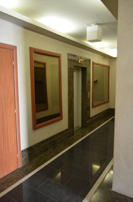 Luxury Apartment With A Balcony And View In Riga Old Town ภายนอก รูปภาพ