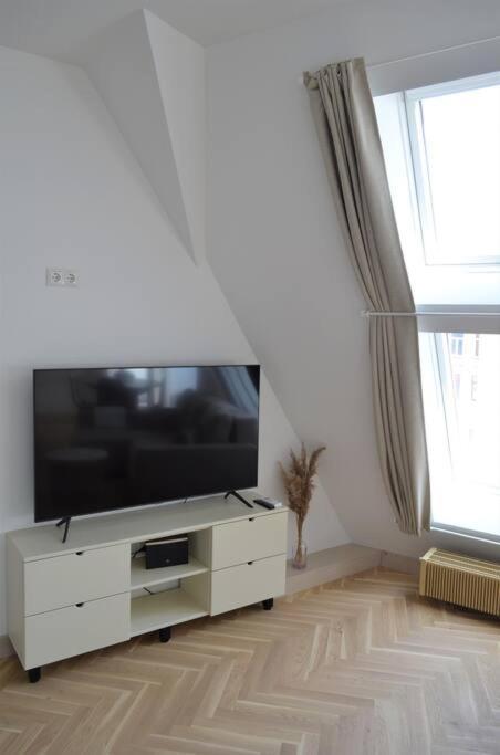 Luxury Apartment With A Balcony And View In Riga Old Town ภายนอก รูปภาพ
