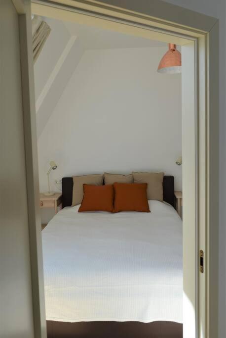 Luxury Apartment With A Balcony And View In Riga Old Town ภายนอก รูปภาพ