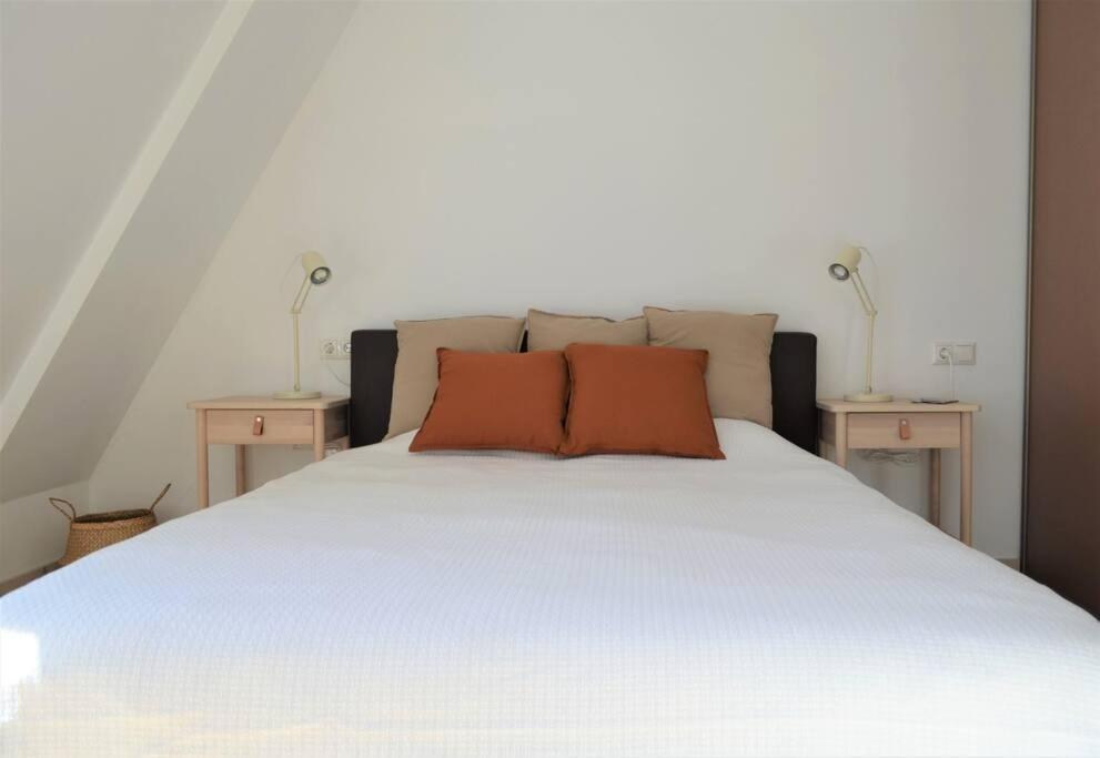 Luxury Apartment With A Balcony And View In Riga Old Town ภายนอก รูปภาพ